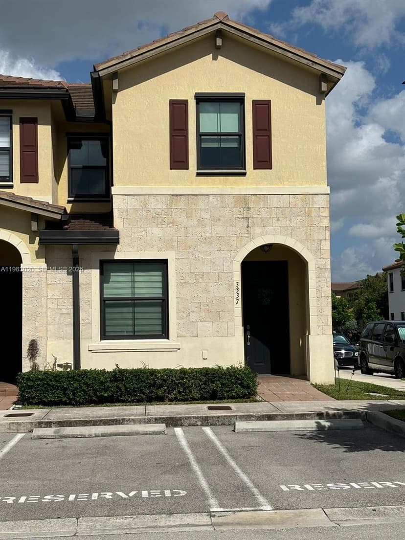 3337 W 105th Ter, Hialeah FL 33018