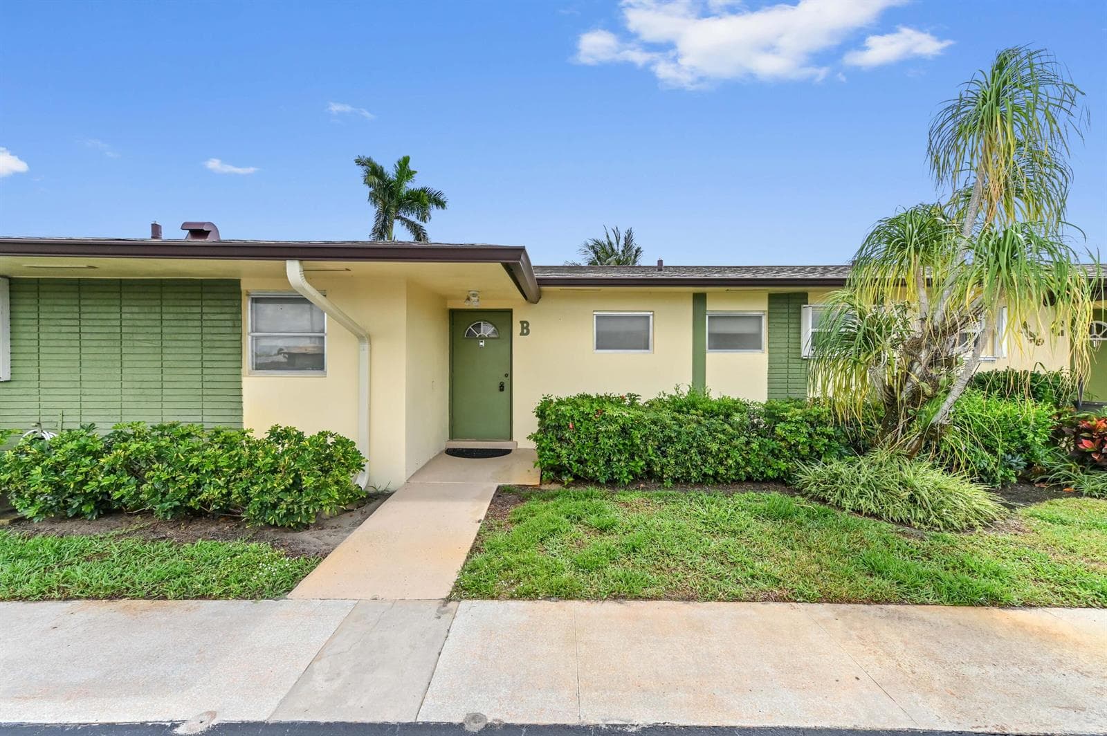 2915 Crosley Drive W Unit B, West Palm Beach FL 33415 - West Palm Beach, FL - Photo 1