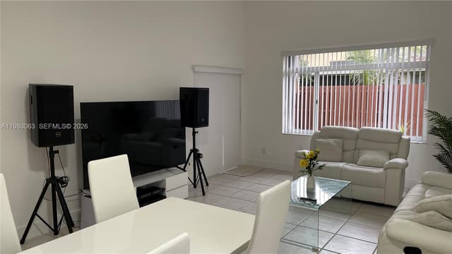 11581 SW 10th Ct, Pembroke Pines FL 33025 - Pembroke Pines, FL - Photo 6