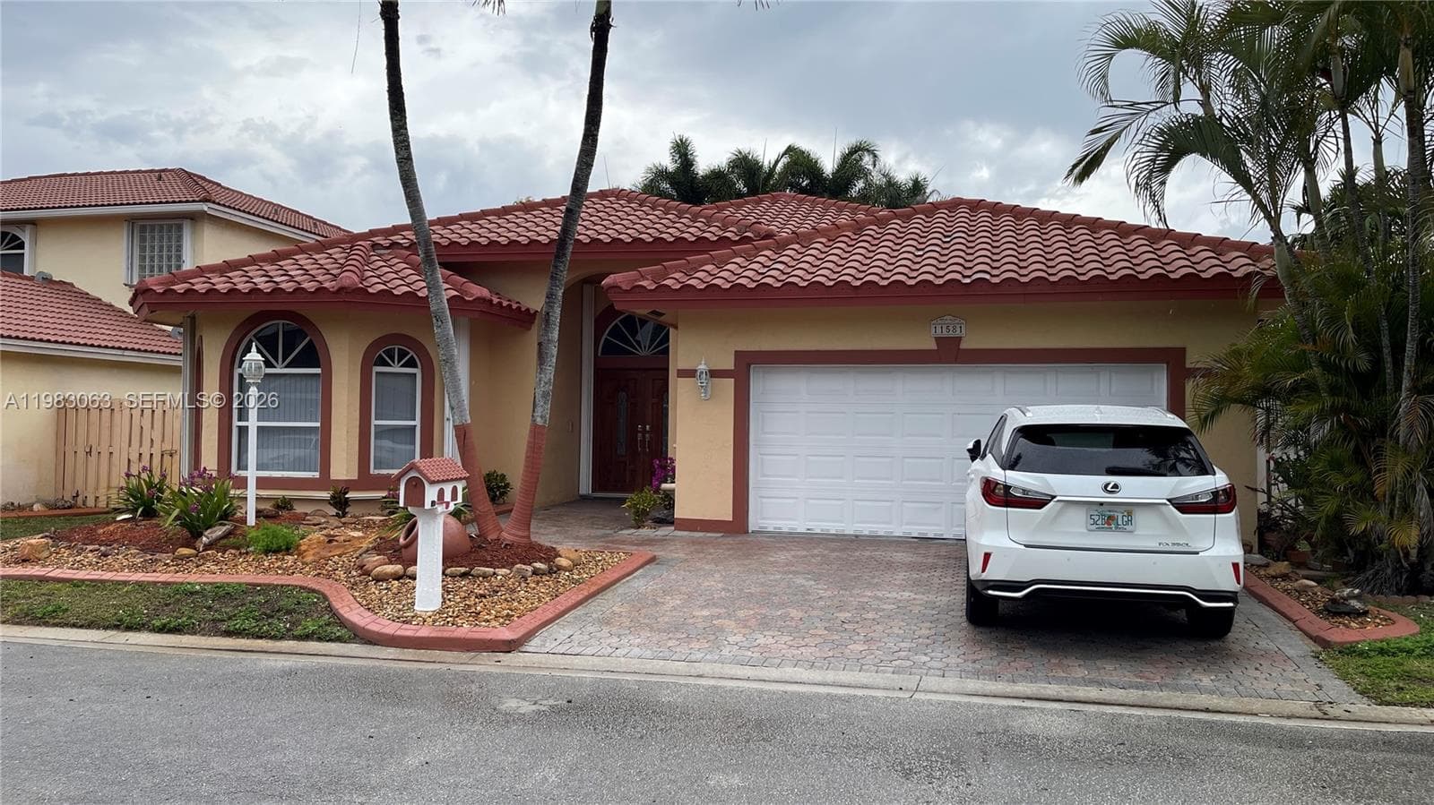 11581 SW 10th Ct, Pembroke Pines FL 33025 - Pembroke Pines, FL - Photo 1