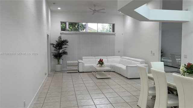 11581 SW 10th Ct, Pembroke Pines FL 33025 - Pembroke Pines, FL - Photo 5