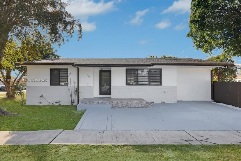 7501 Raleigh St, Hollywood FL 33024