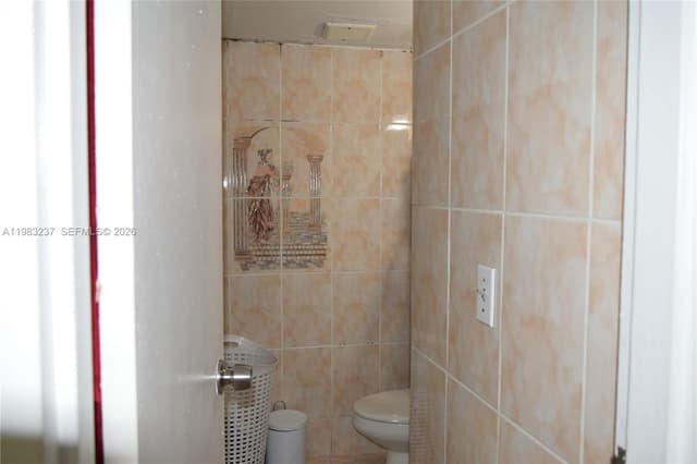 1335 W 68th St # 106, Hialeah FL 33014 - Hialeah, FL - Photo 6