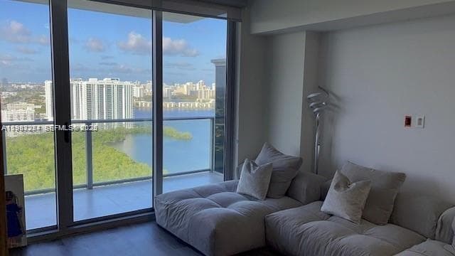 16385 Biscayne Blvd # 2702, North Miami Beach FL 33160 - North Miami Beach, FL - Photo 4