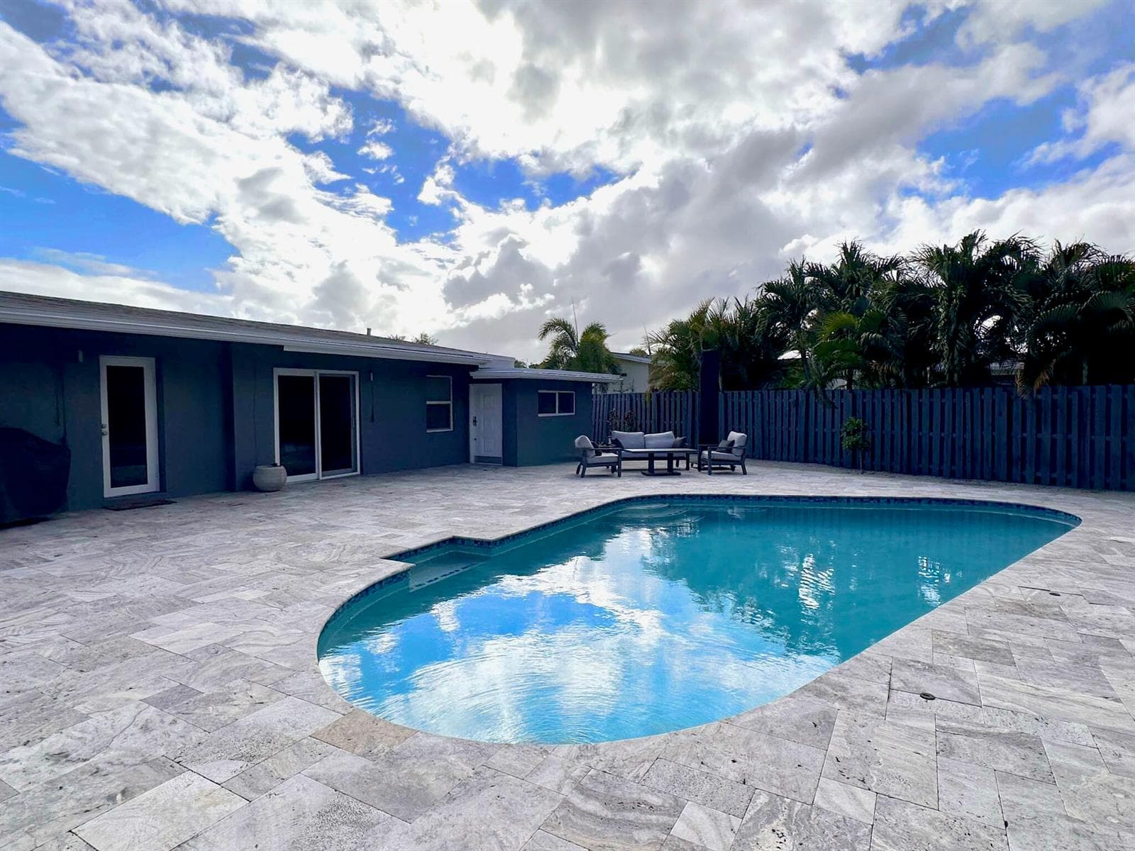 525 NE 27th Street, Wilton Manors FL 33334 - Wilton Manors, FL - Photo 1
