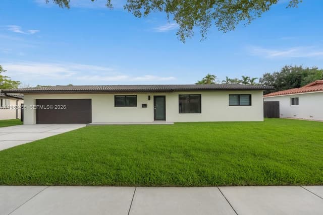 14515 Mahogany Ct, Miami Lakes FL 33014 - Miami Lakes, FL - Photo 2