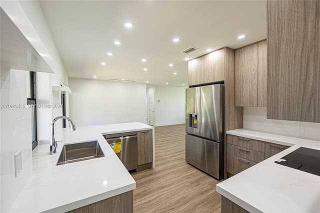 14515 Mahogany Ct, Miami Lakes FL 33014 - Miami Lakes, FL - Photo 7