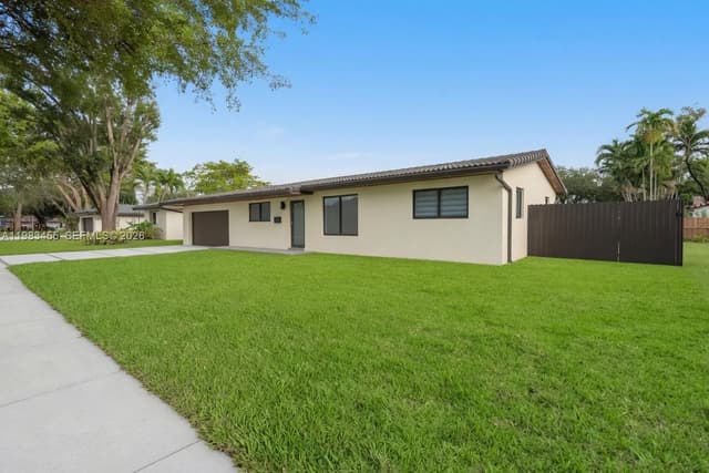 14515 Mahogany Ct, Miami Lakes FL 33014 - Miami Lakes, FL - Photo 3
