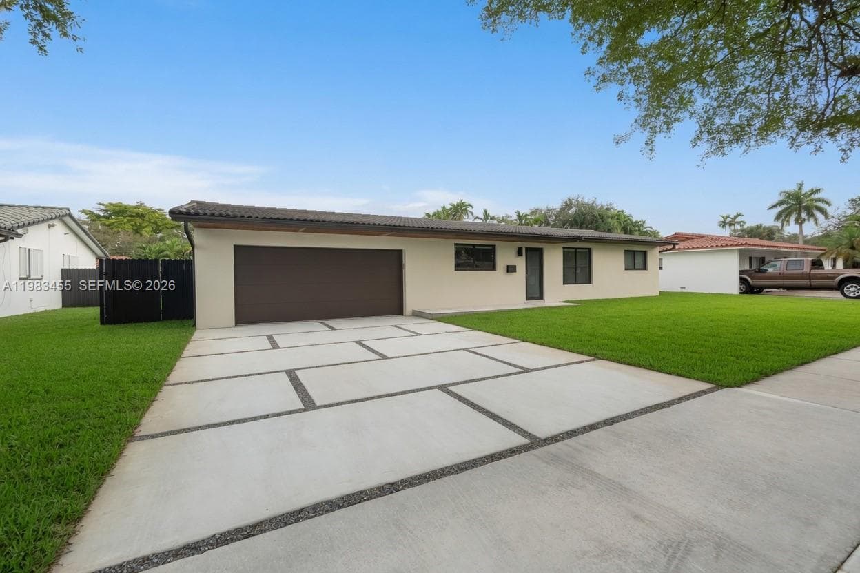 14515 Mahogany Ct, Miami Lakes FL 33014 - Miami Lakes, FL - Photo 1