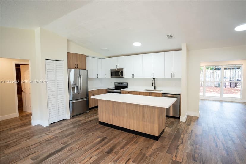 8915 NW 26th Ct, Coral Springs FL 33065