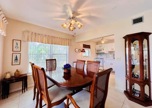 314 Wellington D, West Palm Beach FL 33417 - West Palm Beach, FL - Photo 3