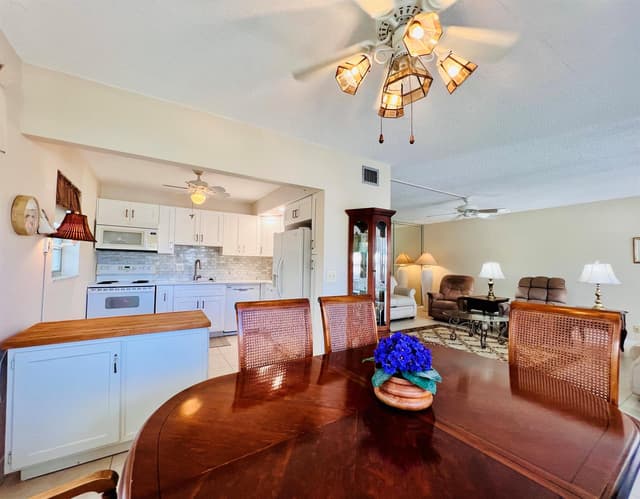 314 Wellington D, West Palm Beach FL 33417 - West Palm Beach, FL - Photo 5
