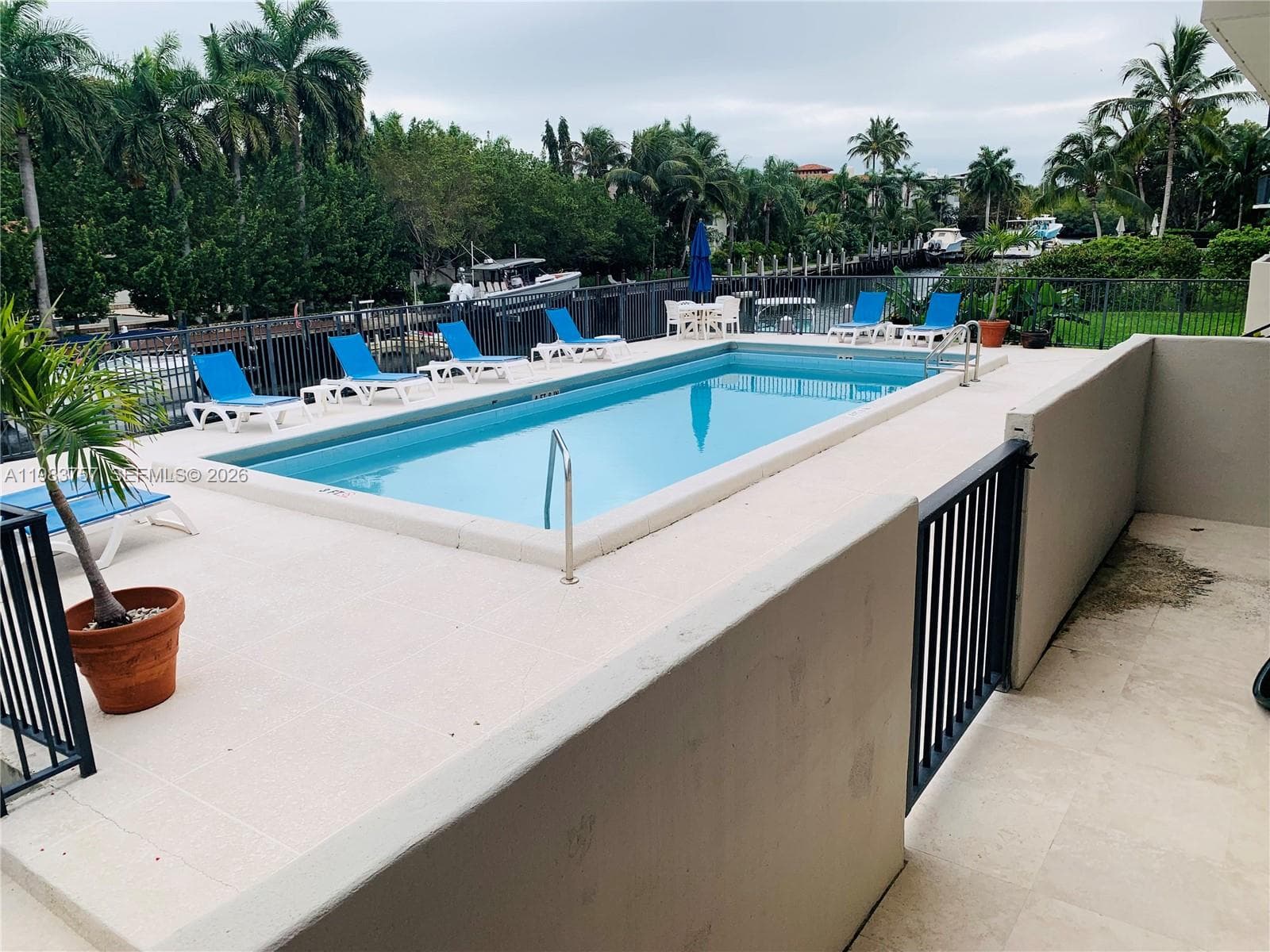 6815 Edgewater Dr # 105, Coral Gables FL 33133