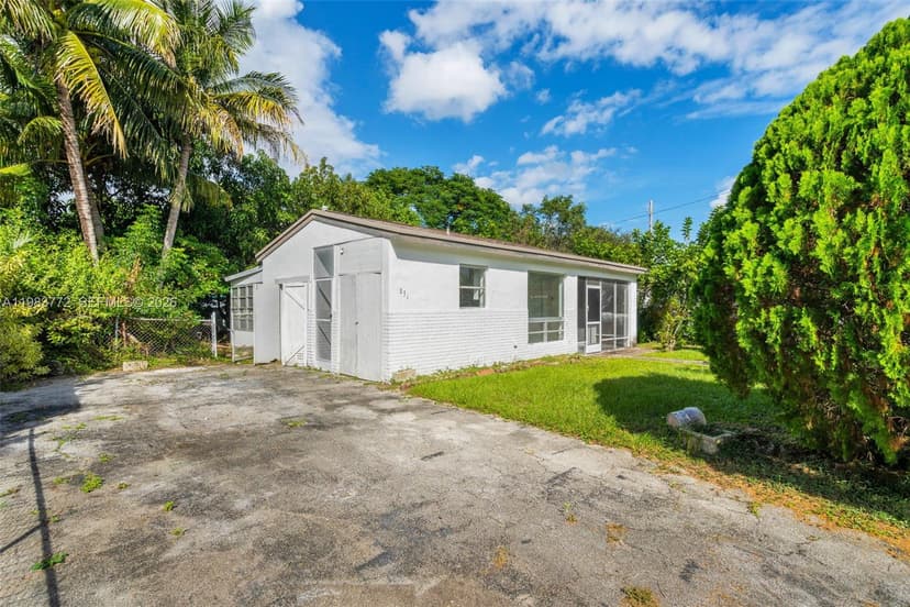 6831 Greene St, Hollywood FL 33024