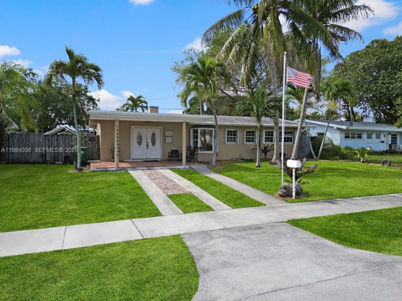 9365 Jamaica Dr, Cutler Bay FL 33189