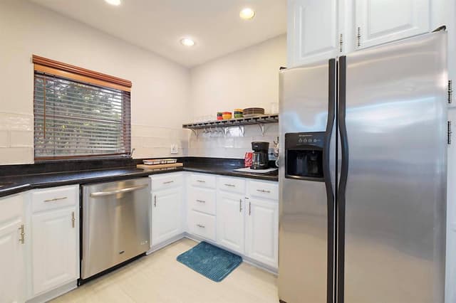 2740 SE 1st Court, Pompano Beach FL 33062 - Pompano Beach, FL - Photo 6