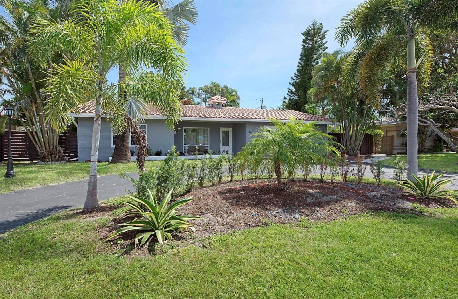 2740 SE 1st Court, Pompano Beach FL 33062 - Pompano Beach, FL - Photo 1