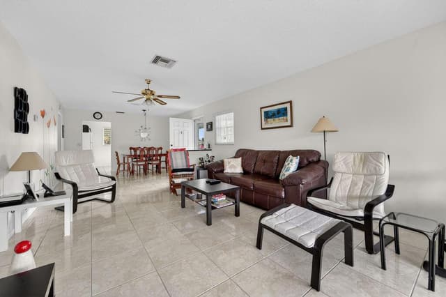 622 Hummingbird Lane, Delray Beach FL 33445 - Delray Beach, FL - Photo 3