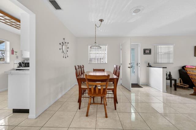622 Hummingbird Lane, Delray Beach FL 33445 - Delray Beach, FL - Photo 5