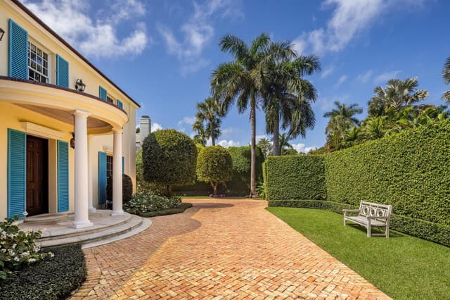 246 Emerald Lane, Palm Beach FL 33480 - Palm Beach, FL - Photo 2