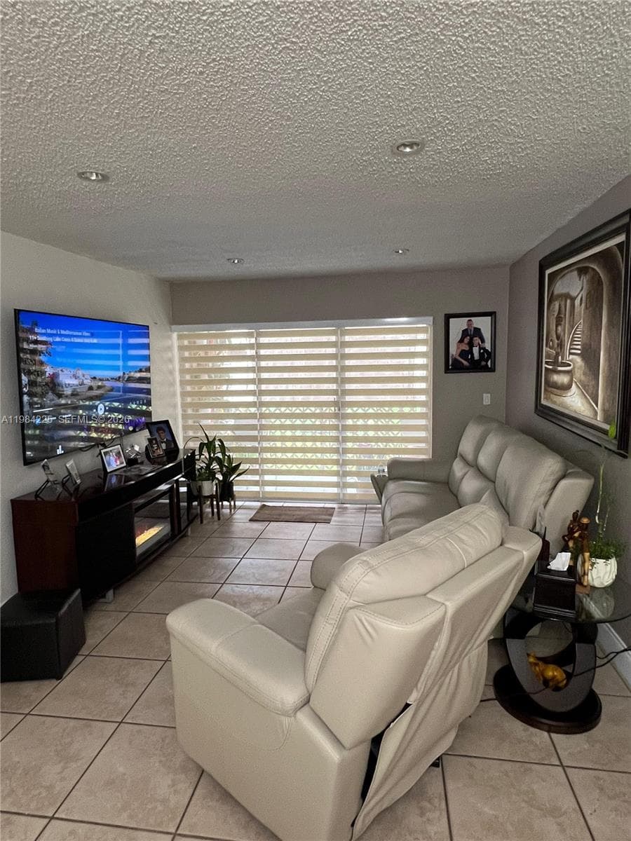 1900 W 68th St # F104, Hialeah FL 33014 - Hialeah, FL - Photo 1