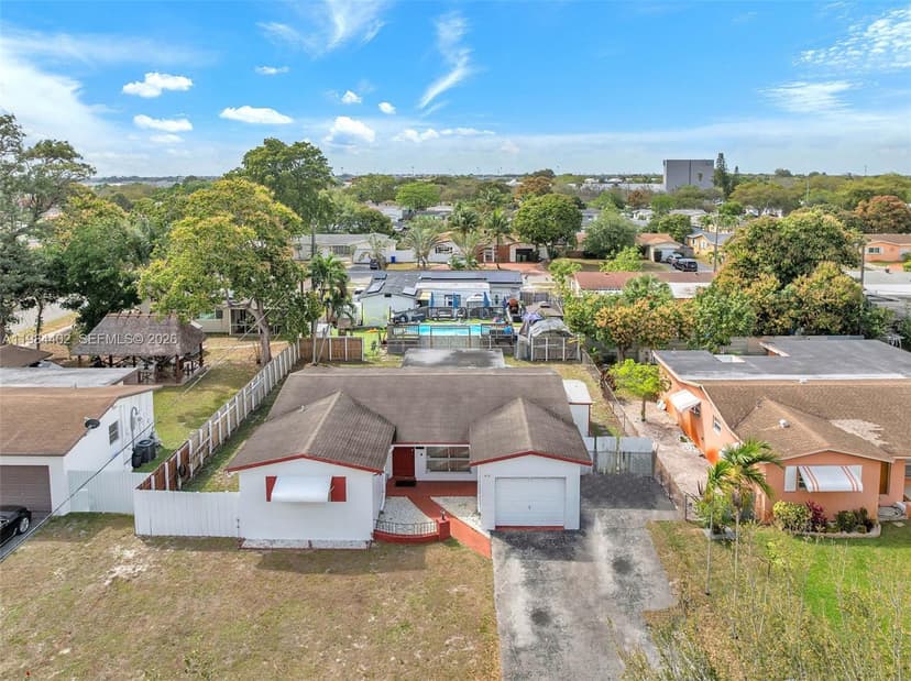 410 SW 71st Ave, Pembroke Pines FL 33023