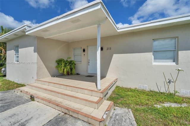 213 W 20th St, Hialeah FL 33010 - Hialeah, FL - Photo 2