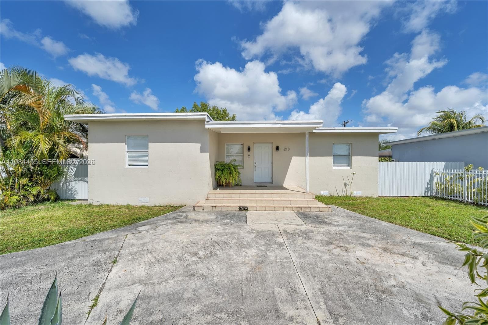 213 W 20th St, Hialeah FL 33010 - Hialeah, FL - Photo 1