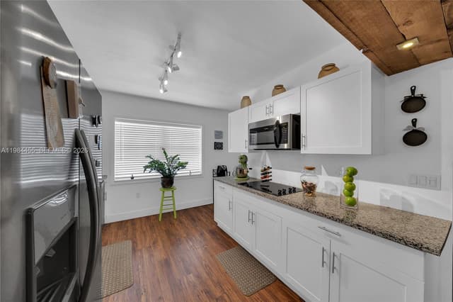 213 W 20th St, Hialeah FL 33010 - Hialeah, FL - Photo 5