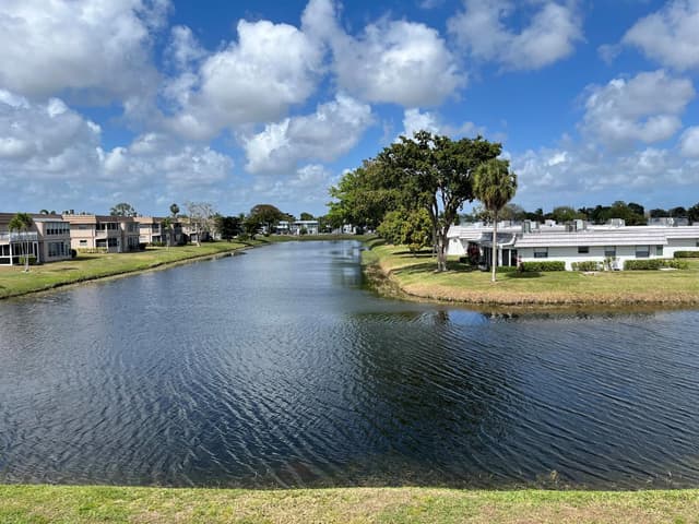 192 Monaco D, Delray Beach FL 33446 - Delray Beach, FL - Photo 2