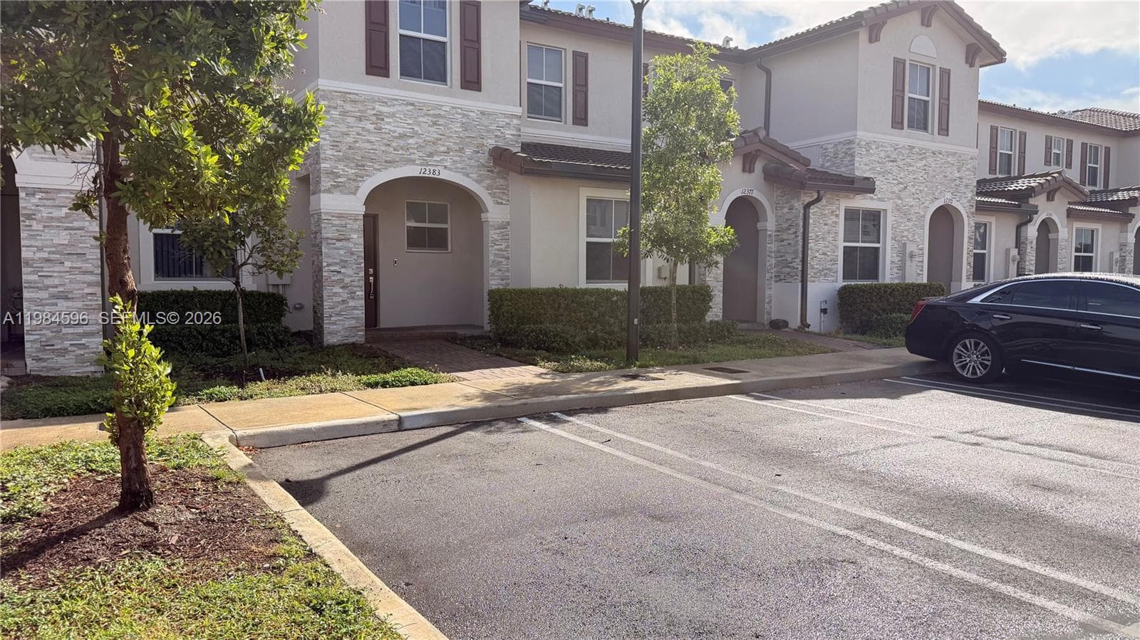 12383 NW 23rd Ct, Miami FL 33167