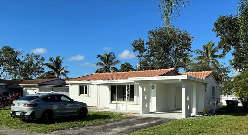 2400 N 57th Way, Hollywood FL 33021