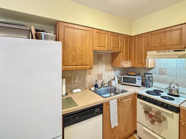 2607 NE 8th Avenue # 25, Wilton Manors FL 33334 - Wilton Manors, FL - Photo 2
