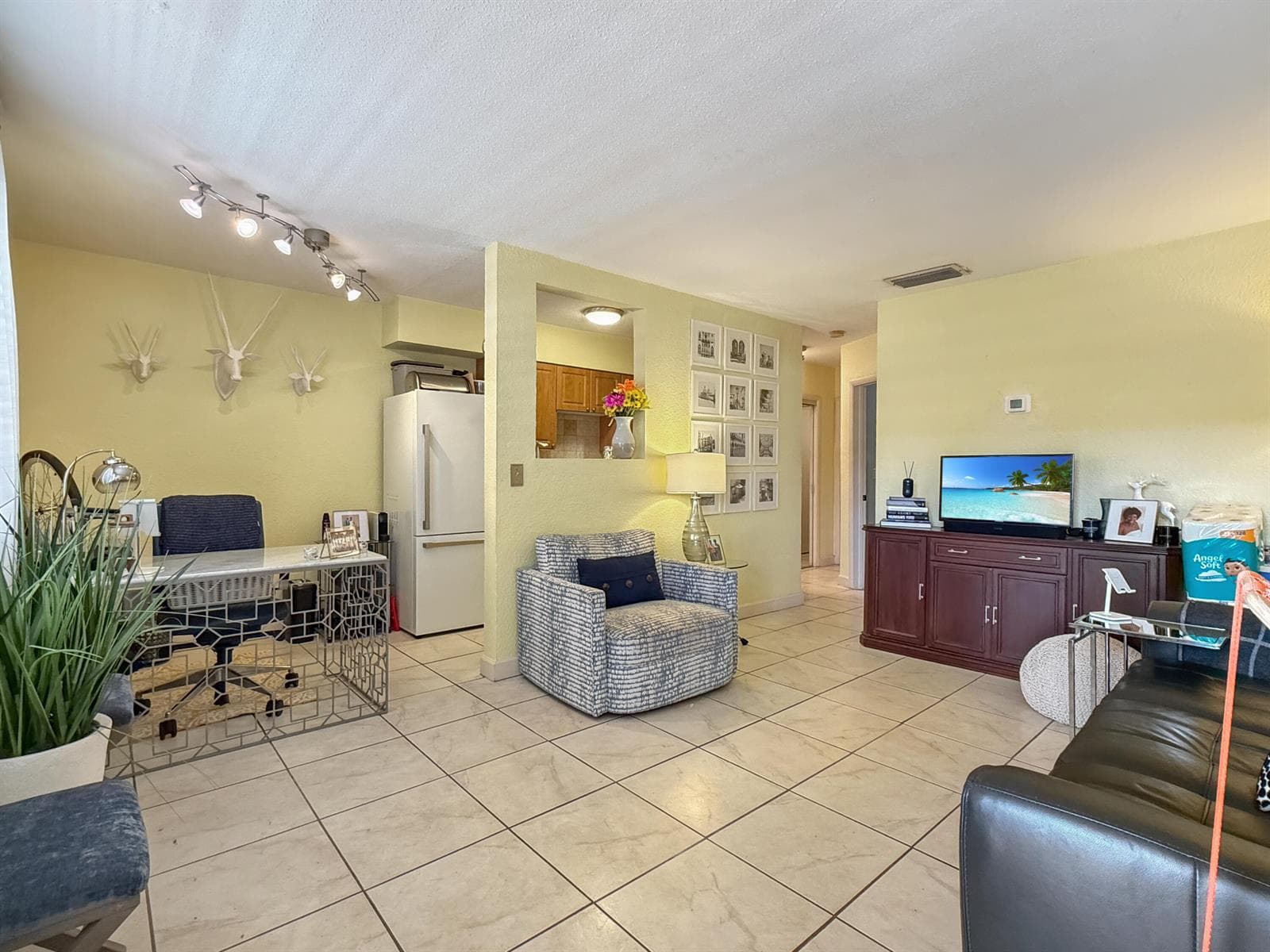 2607 NE 8th Avenue # 25, Wilton Manors FL 33334 - Wilton Manors, FL - Photo 1