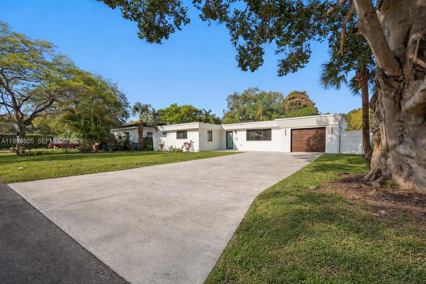 10910 NE 9th Ct, Biscayne Park FL 33161