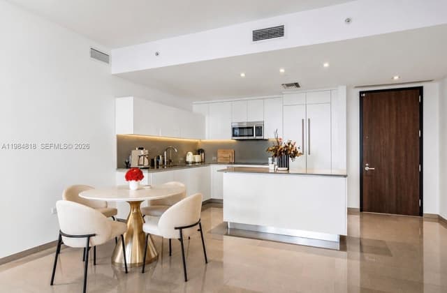 88 SW 7th St # 809, Miami FL 33130 - Miami, FL - Photo 5