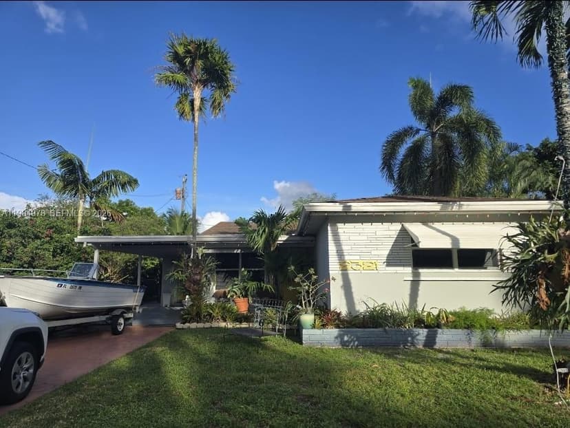 2321 N 57th Ave, Hollywood FL 33021