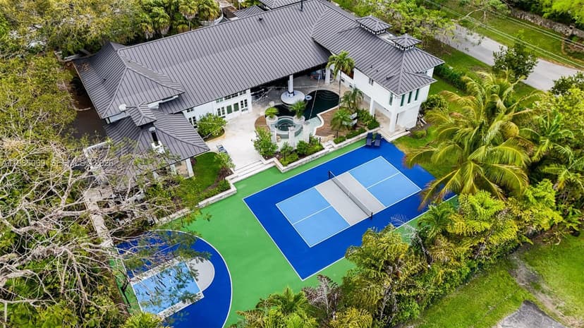6700 SW 132nd St, Pinecrest FL 33156