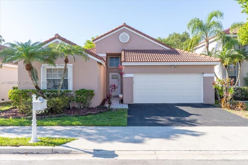 354 Bermuda Springs Dr, Weston FL 33326