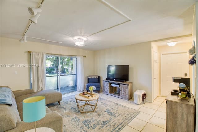3095 N Oakland Forest Dr # 104, Oakland Park FL 33309 - Oakland Park, FL - Photo 3