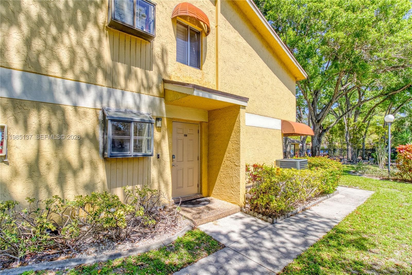 3095 N Oakland Forest Dr # 104, Oakland Park FL 33309 - Oakland Park, FL - Photo 1