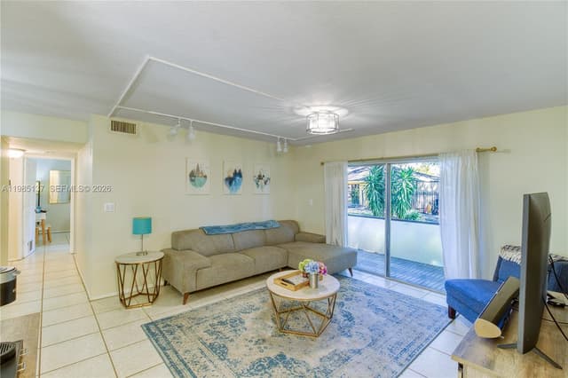 3095 N Oakland Forest Dr # 104, Oakland Park FL 33309 - Oakland Park, FL - Photo 5