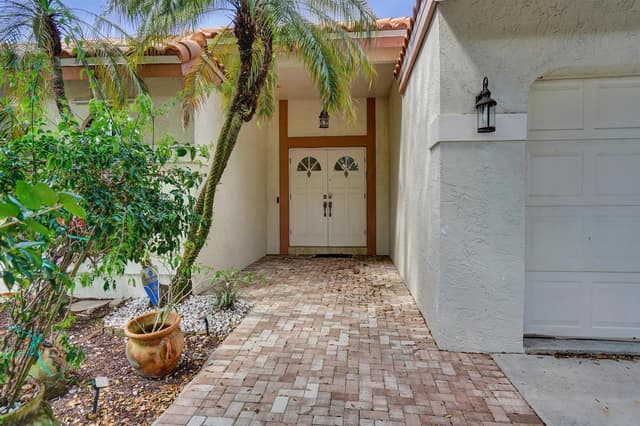 10527 Zurich Street, Cooper City FL 33026 - Cooper City, FL - Photo 5