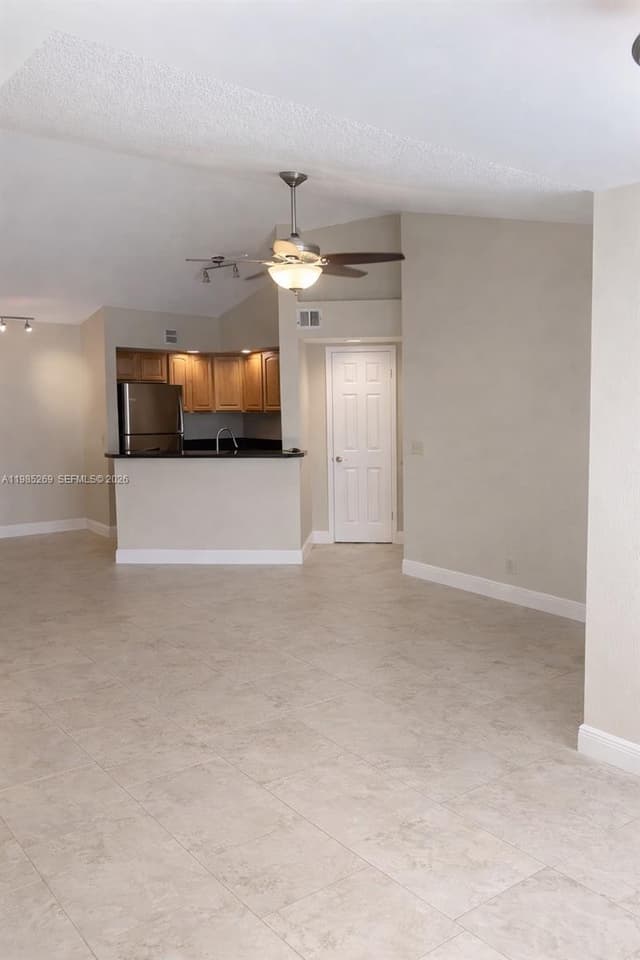 3410 N Pinewalk Dr N # 827, Margate FL 33063 - Margate, FL - Photo 2