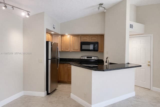 3410 N Pinewalk Dr N # 827, Margate FL 33063 - Margate, FL - Photo 3