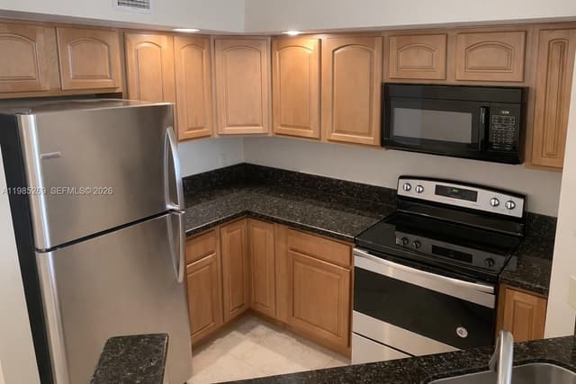 3410 N Pinewalk Dr N # 827, Margate FL 33063 - Margate, FL - Photo 4