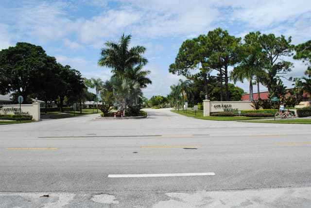 815 Salem Lane, Lake Worth FL 33467 - Lake Worth, FL - Photo 6