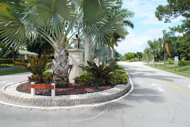 815 Salem Lane, Lake Worth FL 33467 - Lake Worth, FL - Photo 7
