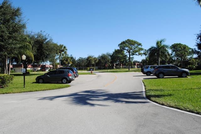 815 Salem Lane, Lake Worth FL 33467 - Lake Worth, FL - Photo 3