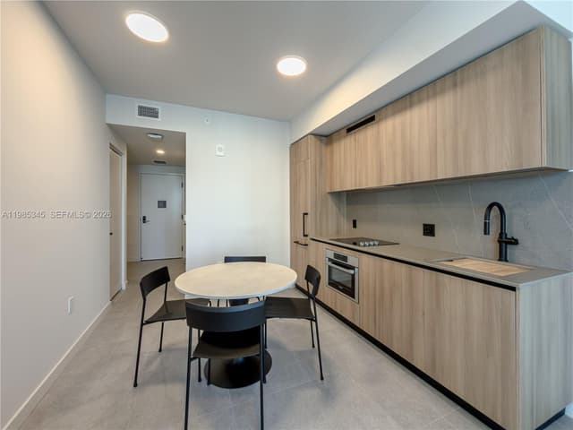 121 NE 5th St # 2211, Miami FL 33132 - Miami, FL - Photo 5